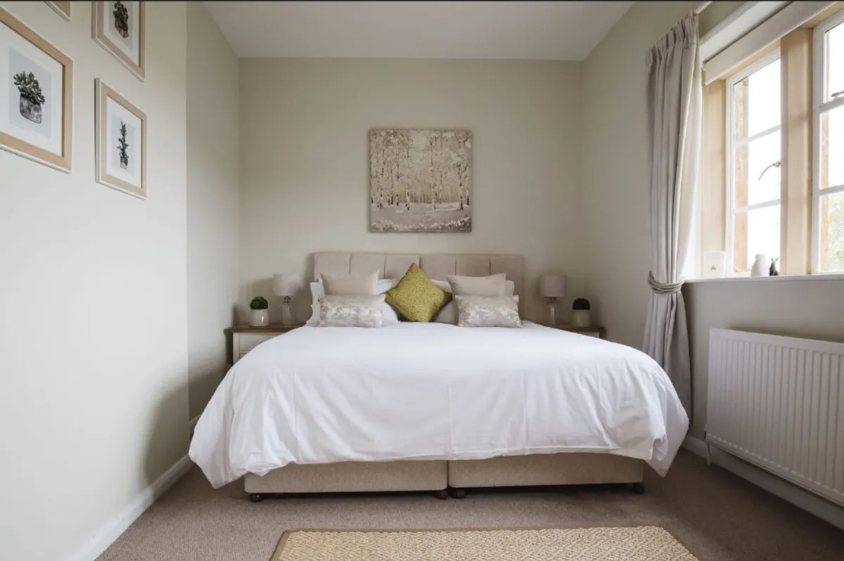 Single occupancy room with countryside charm, upstairs