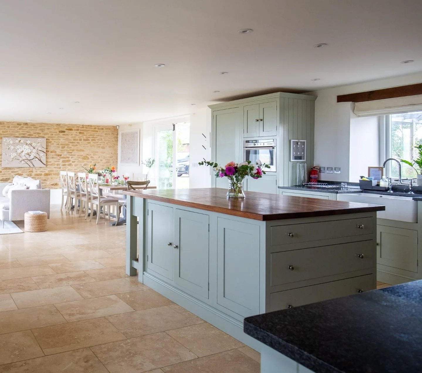 The Farmhouse Barn's kitchen and dining space