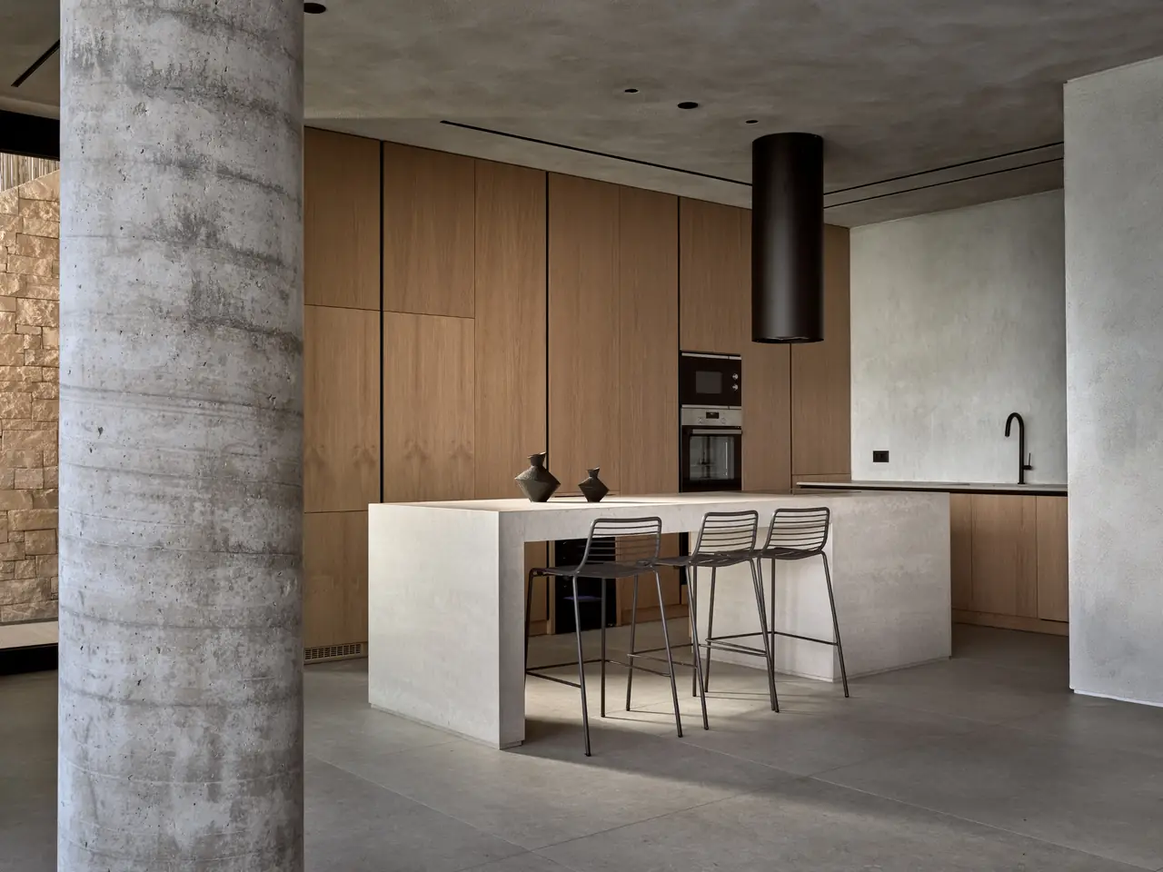 The kitchen island and breakfast bar